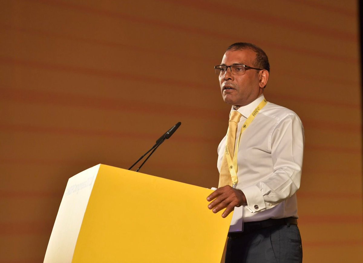 Simwarr's tweet photo. “އެކުގައި މަސައްކަތް ނުކޮށްފި ނަމަ 2023ގައި އެމްޑީޕީ އަށް ލިބޭ މިންވަރު މަދުވާނެ” -ރައީސް ނަޝީދު-
 
“ކޮންގްރެސް އިން ހިޔާލުތަފާތުވުންތަކަށް ހައްލު ލިބި، އުފާވެރި ކޮންގްރެސްއަކަށް އިރާދަކުރެއްވިއްޔާ ވާނެ”: ރައީސް ނަޝީދު
 
#MDPCongress2022 https://t.co/ijsqKwd5Iz