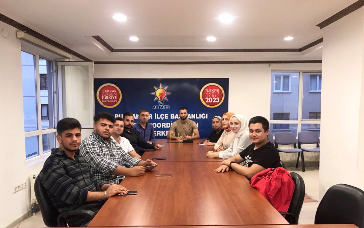 PursaklarAkgenc's tweet photo. Haftalık olağan İlçe Yürütme Kurulu toplantımızı Gençlik Kolları Başkanımız Sn. @tolga_yildiiz başkanlığında gerçekleştirdik.
Hayırlara vesile olsun.
@eyupkadirinan 
@efedemirhann 
@ServetTurkayik https://t.co/2UUZeJgHTx
