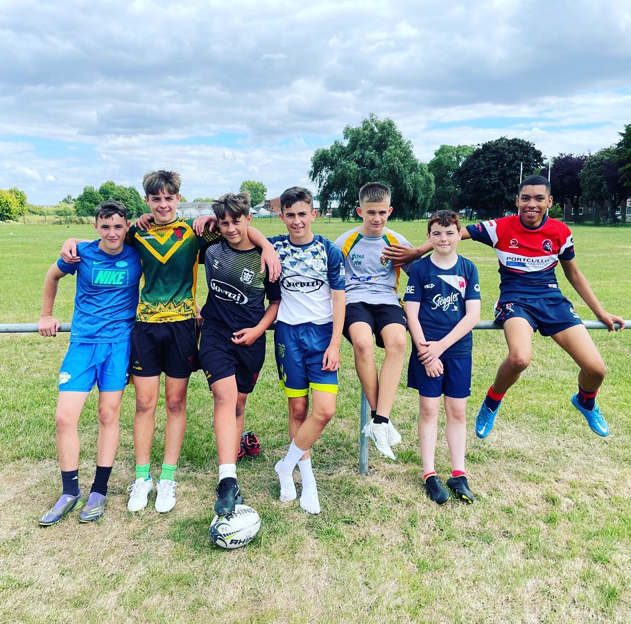 project13rl's tweet photo. August Skills Camp ‘22 ✅

Fantastic day working with these young men 👏

Full highlights reel to drop this weekend 📸

#project13rugbyleague https://t.co/q4MONLyLhu