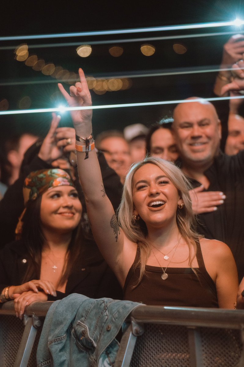calivibesfest's tweet photo. When you know your ridin’ high into #CaliVibes2023….🤘Hands up if you locked in your 'first wave' pass for next year!!
⠀
📸 #baeth https://t.co/Zgg5U4ApPl