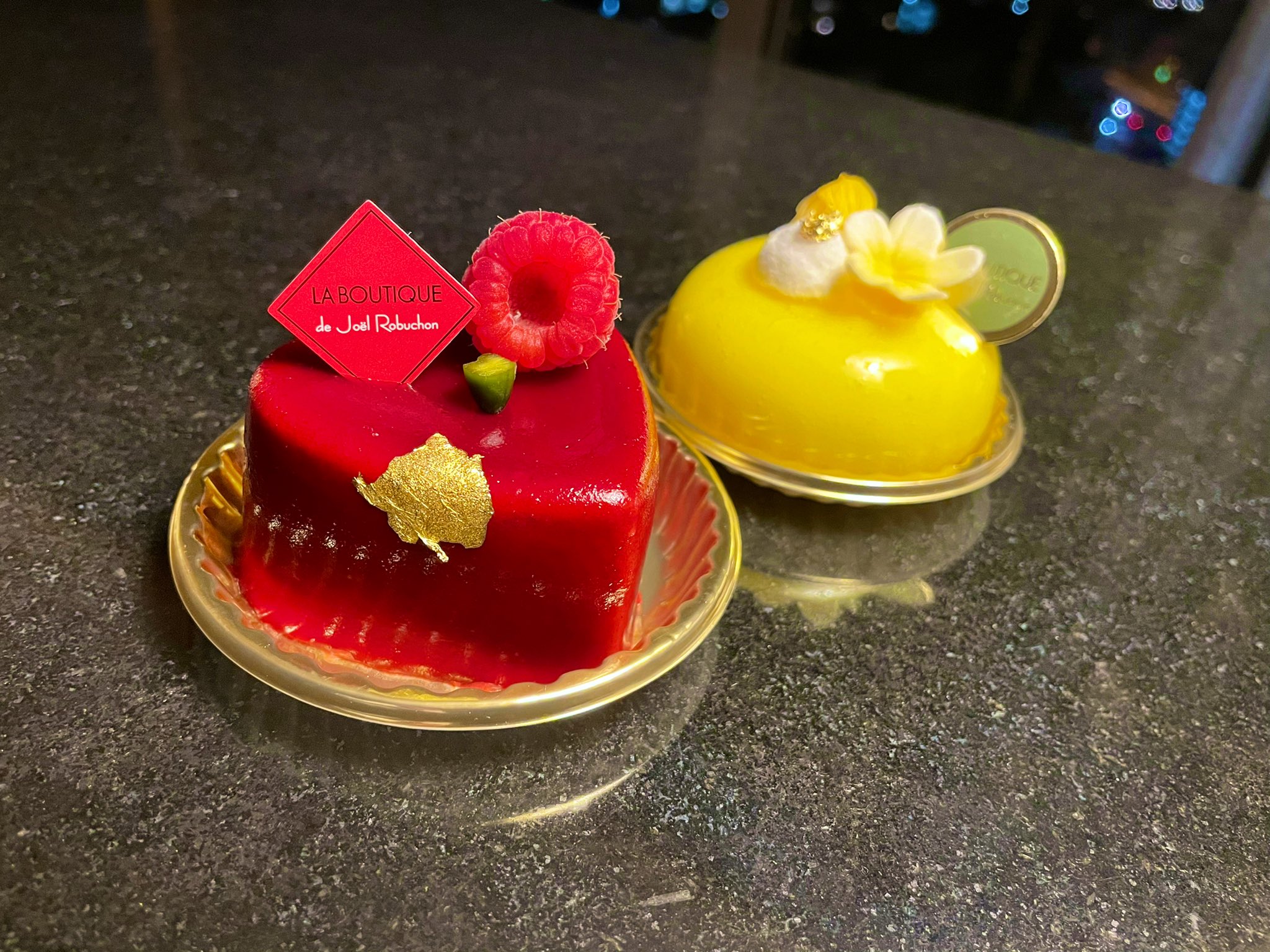 ケイ これがやりたかった 1枚目 そして ライトアップされた東京タワーを見ながら食べるスイーツ最高 T Co Yxexr8xq5l Twitter