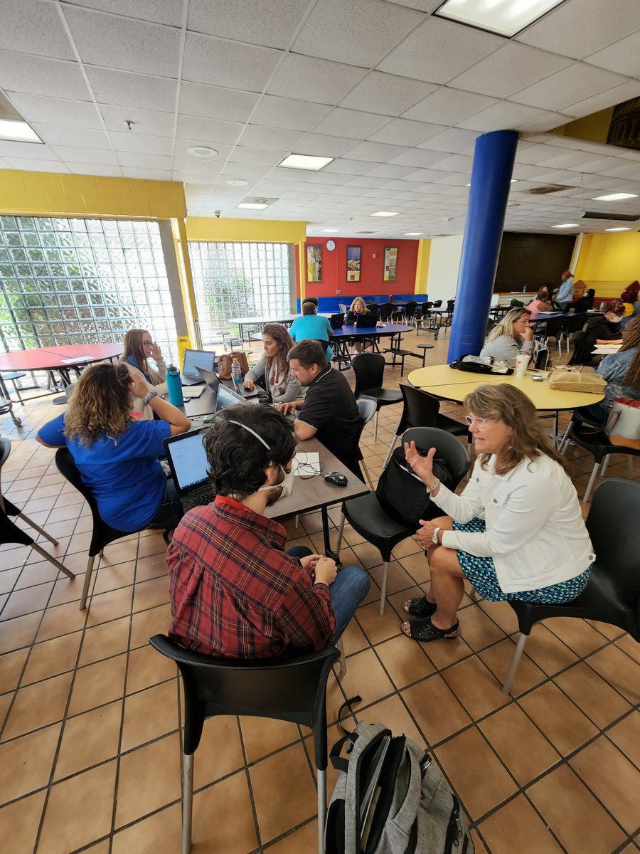 keihubbard's tweet photo. Today's learning session at Hines Middle School was awesome. The teachers asked provoking questions and had productive conversations around the importance of Differentiating Instruction.@gatz_lisa @DrFBarnett @NNPSLeads @hubbard_ec https://t.co/BiWYTO2Xxx