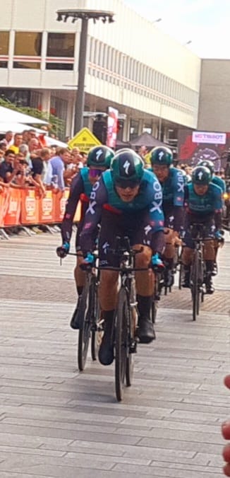 IrelandinNL's tweet photo. Wishing Sam Bennett @sammy_Be and Ryan Mullen @ryanmullen9 the very best in La Vuelta Espana in Utrecht this evening.
Off they go......we will be following every step along the way Lads! @sportireland @CyclingIreland https://t.co/mGQhjcfYDr