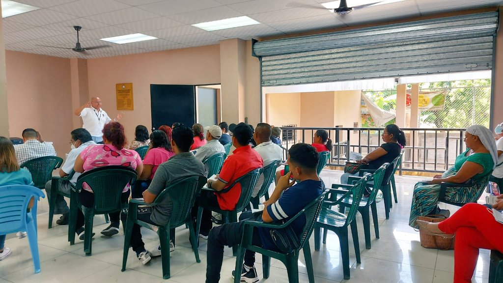 PDDH_chalate's tweet photo. @PDDHElSalvador @PDDH_chalate  Esta mañana se realizó Jornada de capacitación y difusión sobre el tema de Derechos Humanos en el municipio de Tejutla Chalatenango, orientada a sociedad civil e instituciones de gobierno. https://t.co/lPCwBqk9J4