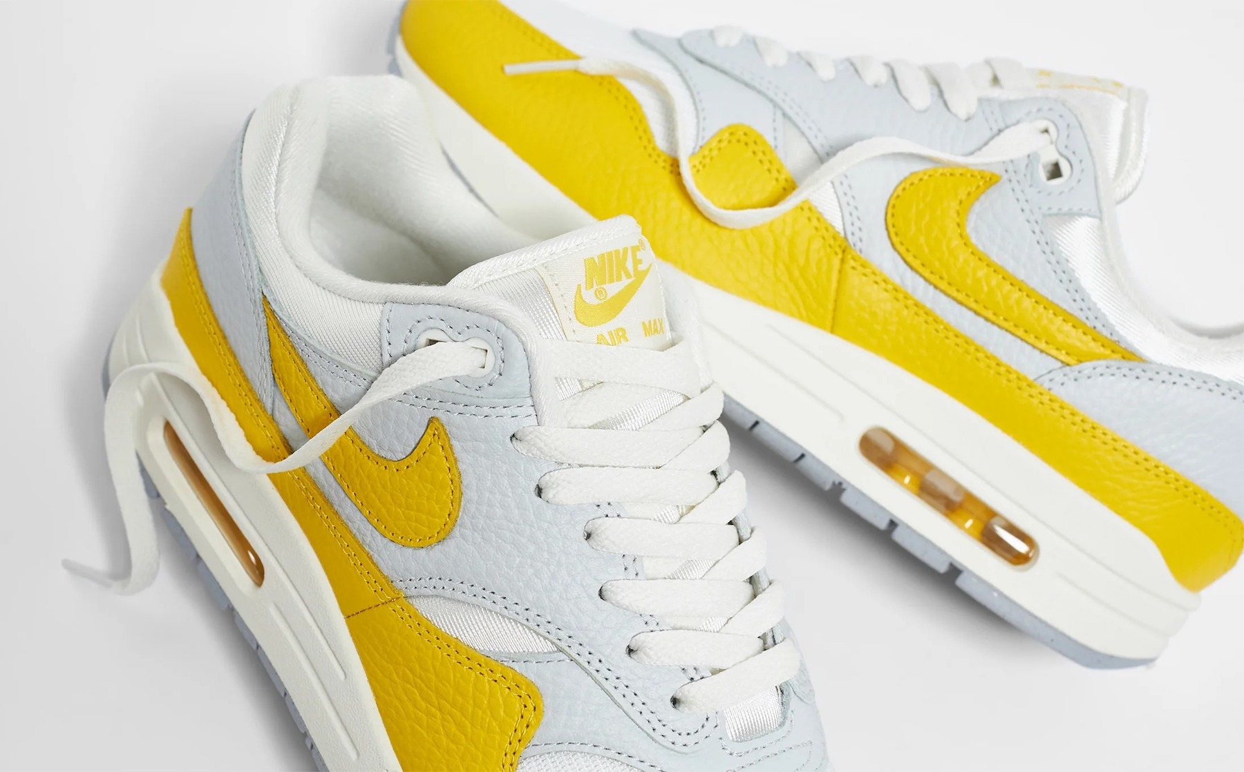 Air max hotsell 1 tour yellow