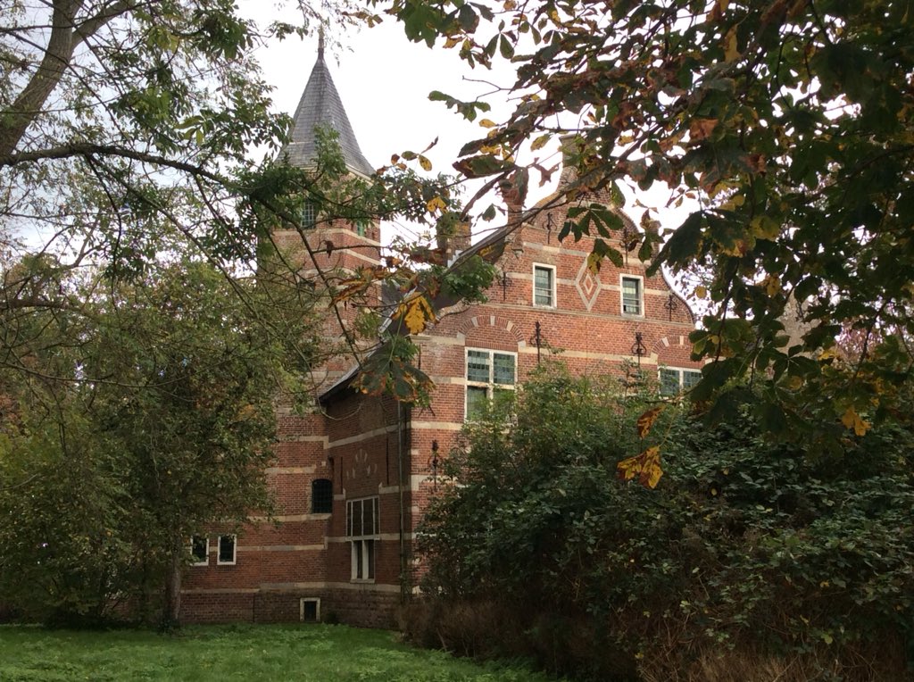 Aanmelden voor de rondleiding door (benedenverdieping van) Kasteel Schelluinderberg staat nu open via 
hcmolenlanden.nl/pages/openmonu… #OMD2022