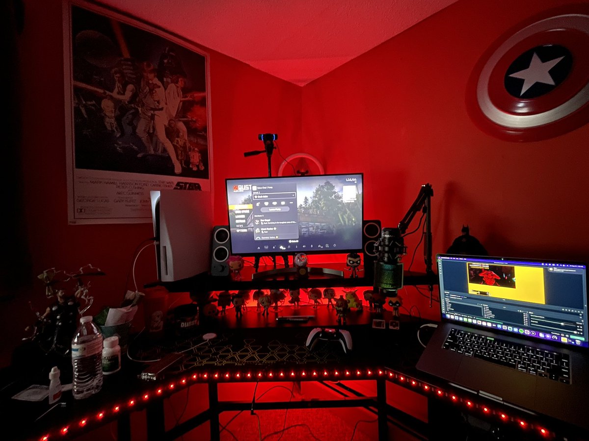 boo_bagel98's tweet photo. Live now with the new set up, playing RUST!! 

We’re making our own bases this time, in a village. 

My first “SOLO” experience! 

https://t.co/e9Bb075fWv 

#Streamer #smallstreamer #twitch #twitchstreamer #twitchaffiliate #rust #consolerust https://t.co/VVY591PMWx