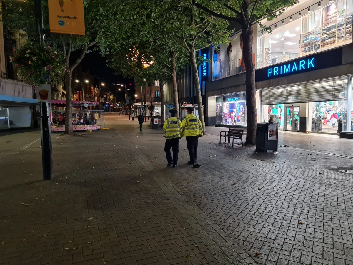 MPSBenshamManor's tweet photo. Night-time economy Officers on patrol in #Croydon. If you have any concerns during your night, please speak to officers. In an emergency, always dial 999. 

#OpCleveland3 #Police #SaferSummer https://t.co/kHuH0flCu5