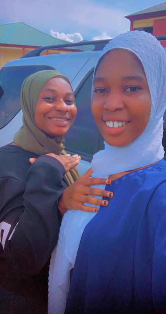 ExquisiteMeenah's tweet photo. Done with first Semester exams...
3 more semesters to be officially a graduate...
#PolytechnicStudent
#FederalPolyAuchi
#BiochemistInthemaking😍 https://t.co/Mejf7ragFr