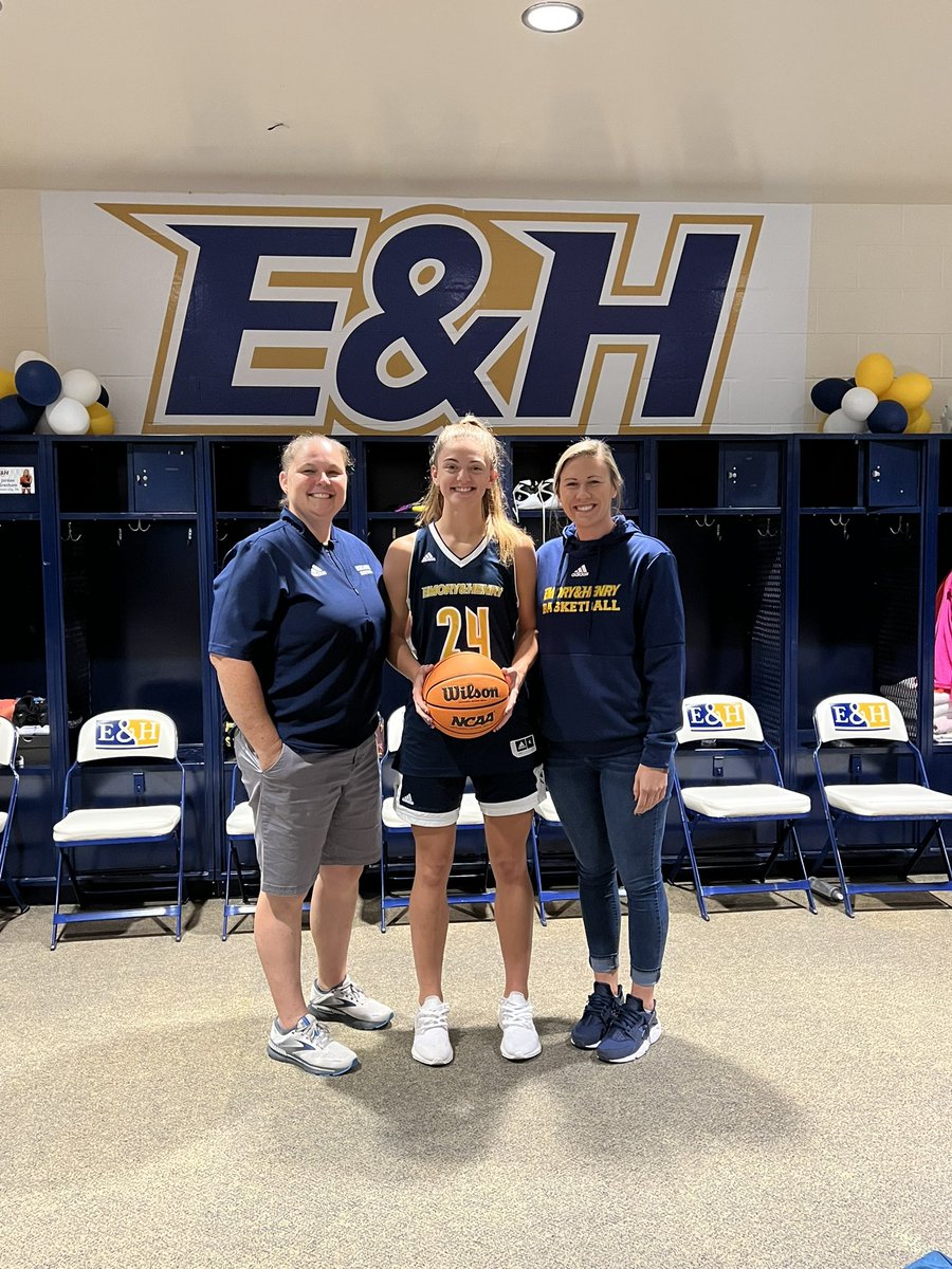 HaileyW_04's tweet photo. After a great visit with @EHCWBB, I’m blessed to say I’ve received an offer! Thank you @EHC_CoachD and @coach_quita_ for the opportunity! https://t.co/OVhoD61122