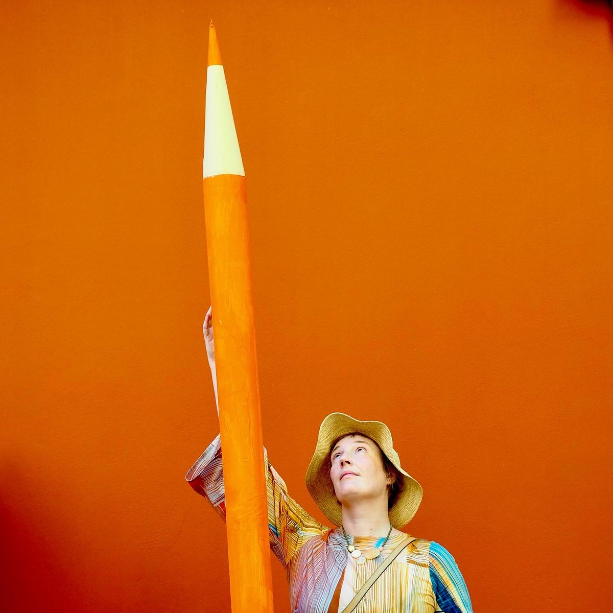 vendelavrensk's tweet photo. Me: I think I’ve been using too much orange lately, I’d better change up my color palette
Also me:
#orange #ilovecolor #festamajor #gràcia #kidlitartist https://t.co/6ETX2ziX6d