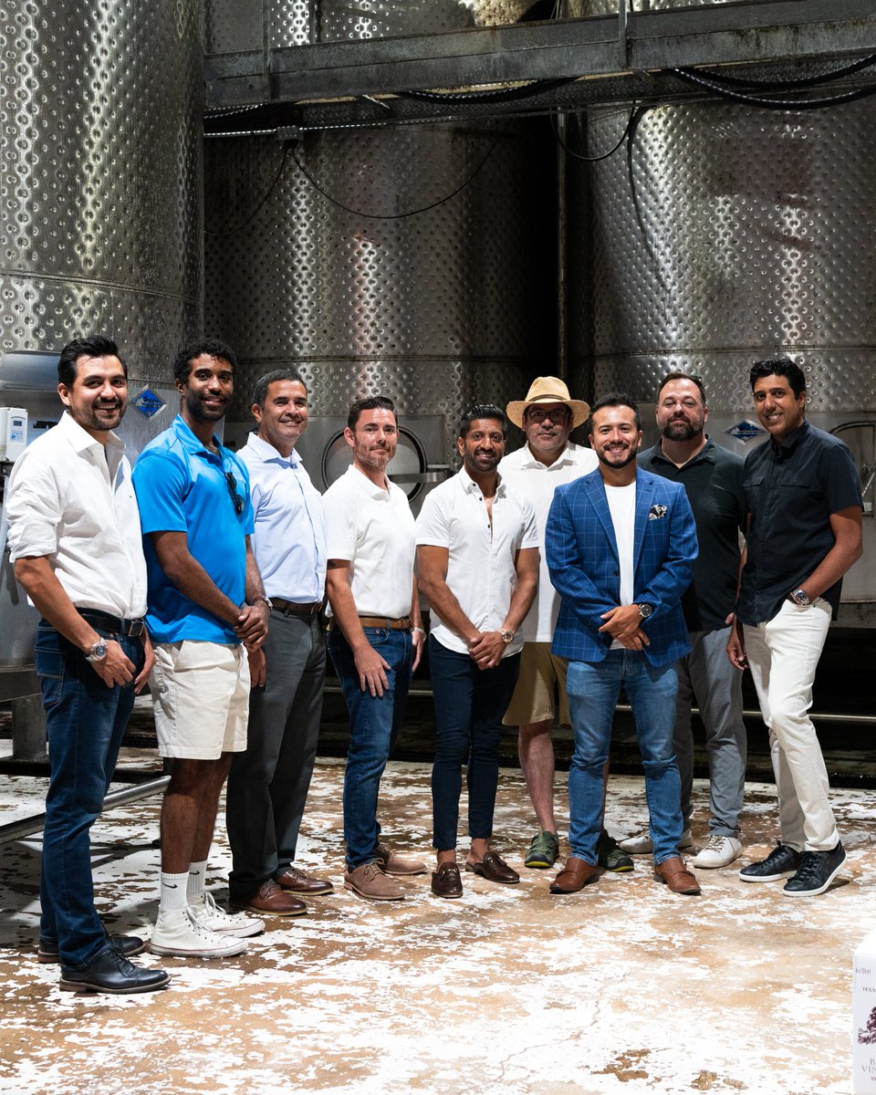 AlamoAngelsofSA's tweet photo. Last week we hosted a social event at Becker Vineyards for our community of investors, guests, and portfolio founders. 🙌 🍷 https://t.co/jsx7w1WUik