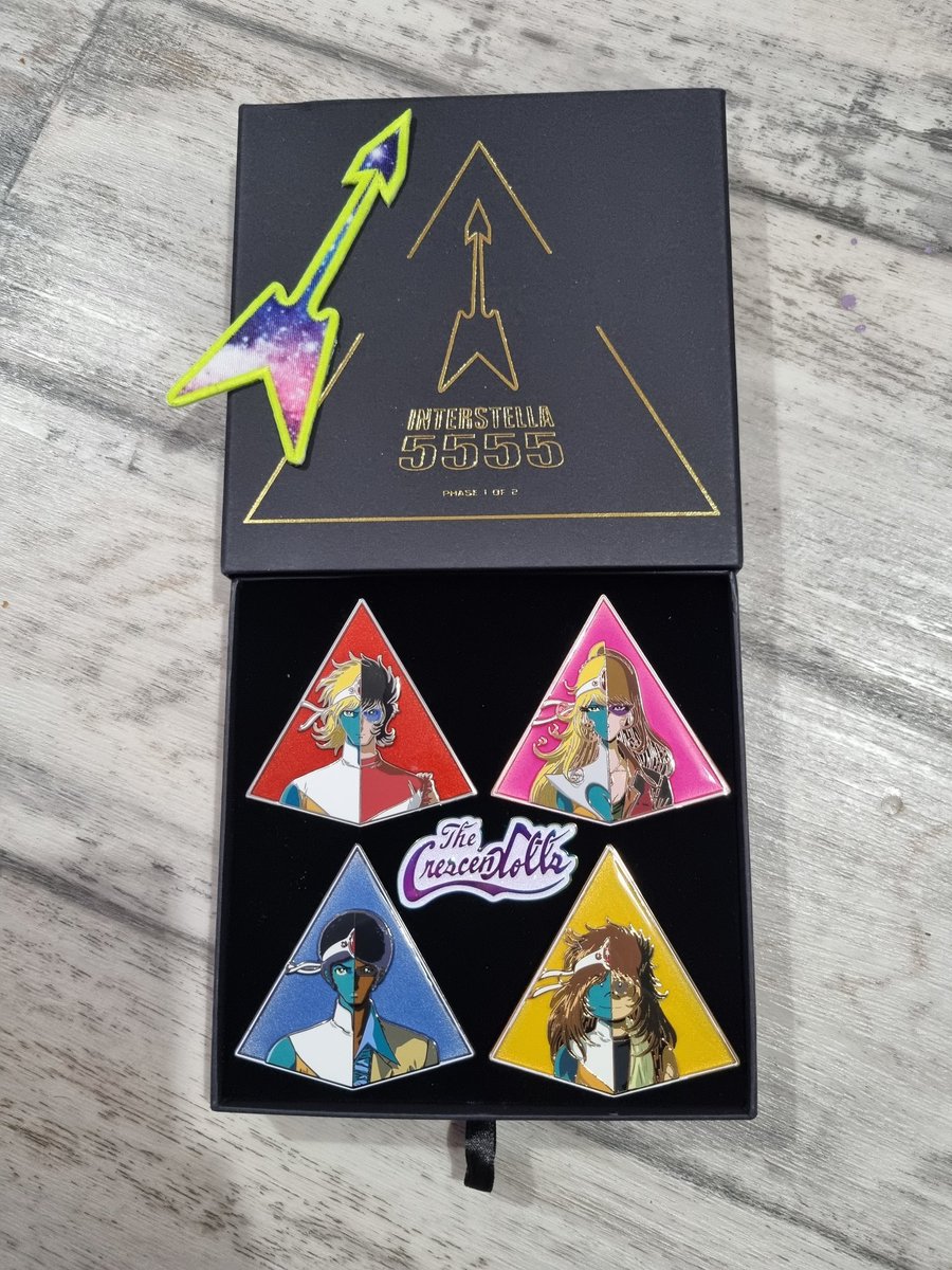 crypticfurby's tweet photo. Got the new pin set from @VeridisQuoDzn 😭😍 they are so pretty!
#daftpunk #interstella555 https://t.co/BANrrjUZ9L