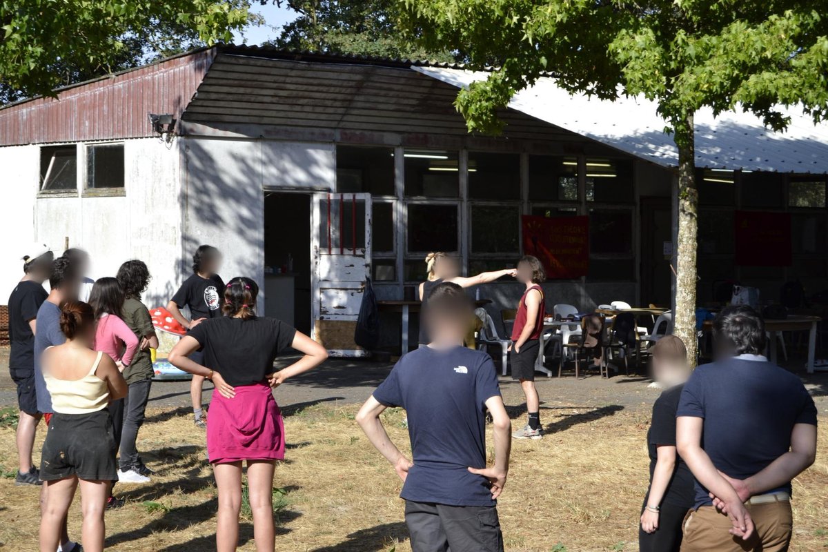 🚩Pendant 3 jours, une cinquantaines de Jeunes Révolutionnaires et des sympathisant.e.s ont participé à une École Prolétarienne, un evenement de camaraderie, de sport mais surtout de formations idéologiques car sans théorie révolutionnaire, pas de mouvement révolutionnaire !