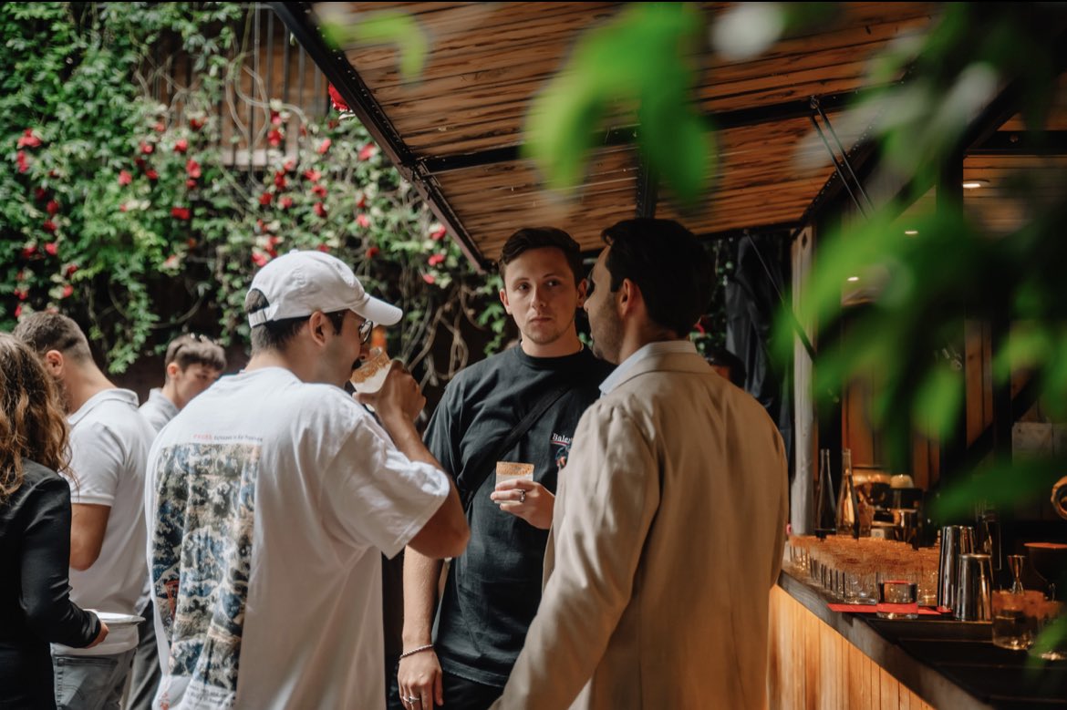 Influencers in the wild ☘️👀 #contentkings 

<a href="/NFTZerk/">NFTZerk</a> <a href="/TheTomYoungs/">Tom Youngs</a> <a href="/SamBElliott/">Sam B Elliott</a> 👊🏽👊🏽👊🏽

#NFTCommumity #NFT #fridaynight