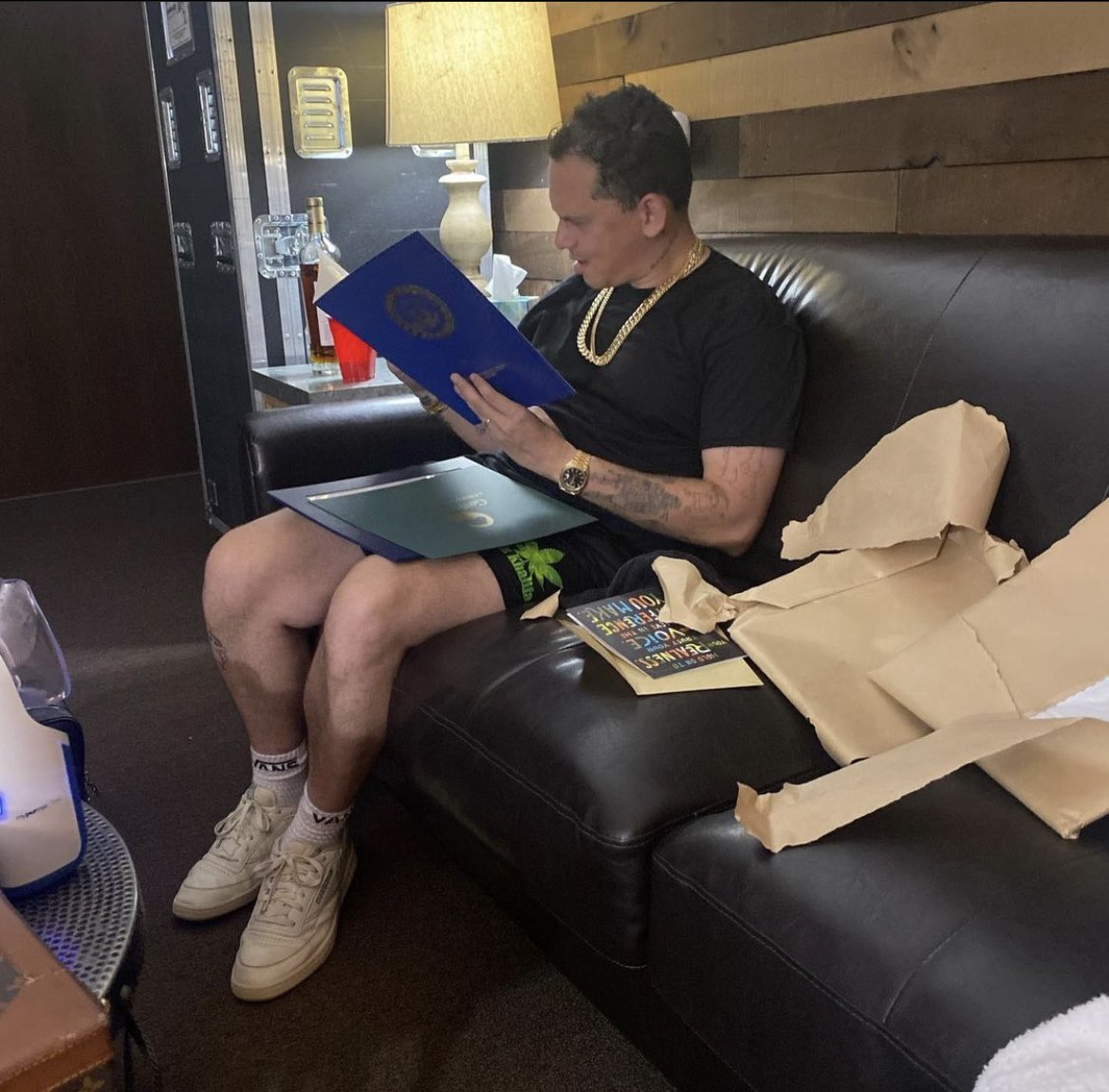LinesofLogic's tweet photo. Logic was awarded with a certification of recognition and appreciation from the Mayor and City Council of Gaithersburg and the executive of Montgomery County, where Logic is from. https://t.co/LB0OOC2M2O