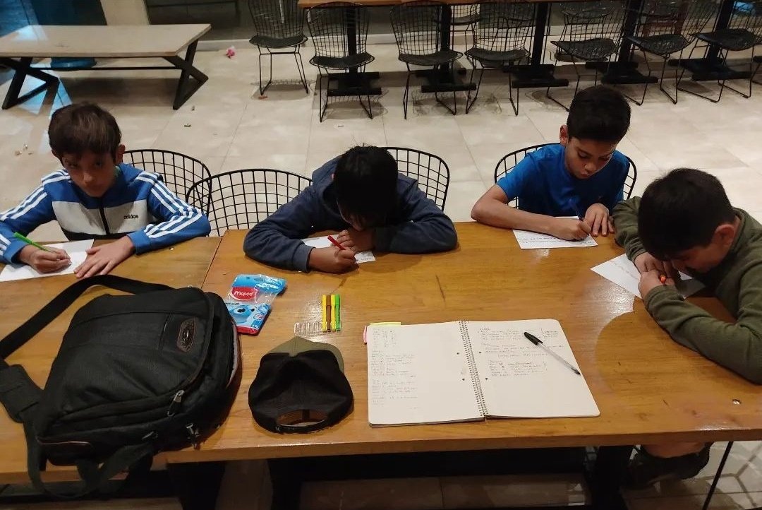 gabobonari's tweet photo. Es fundamental poder reconocer, aceptar y gestionar, tus habilidades, deseos y dificultades.Las exigencias y la toma de decisiones deben ir acompañadas desde una base psico educativa y gestiones emocionales.
Es necesario crear un espacio de aprendizaje, interacción y construcción https://t.co/mv8rPGCBA5