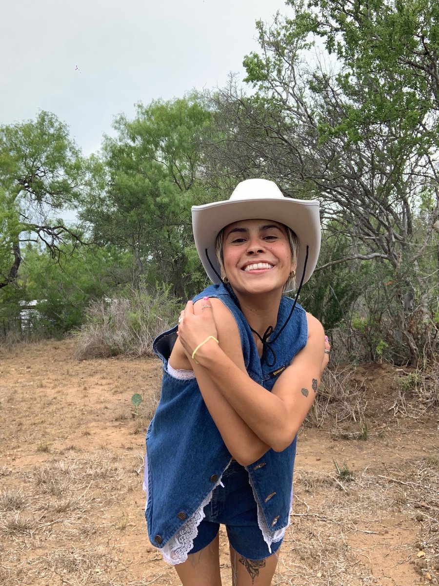 joooo0816's tweet photo. checking in to say I’m 24 now &amp; I moved to San Antonio 🤭 https://t.co/PuqwW2eBUZ