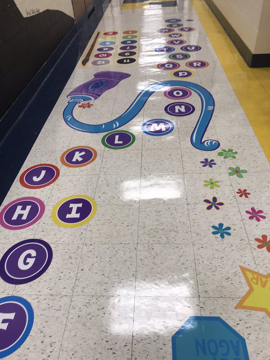 PrincipalMESEPS's tweet photo. Meadowbrook SEL sensory paths ready and waiting. Can’t wait for the kiddos to hop, skip, and jump! @EatontownSuper https://t.co/VwOW1I7ICv