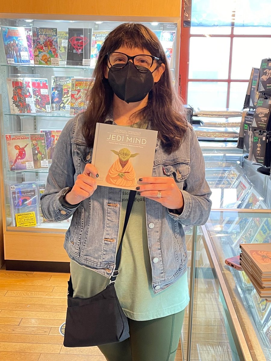 GoldenAgeSEA's tweet photo. Writer Amy Ratcliffe stopped by to sign copies of her book Star Wars: The Jedi Mind!  She is in town hosting the mainstage at Emerald City Comic Con this weekend!  Stop by and pick up a copy while you can #ECCC #emeraldcitycomiccon #seattle #amyratcliffe #starwars #jedi #jedimind https://t.co/Z4YLFnfLIR