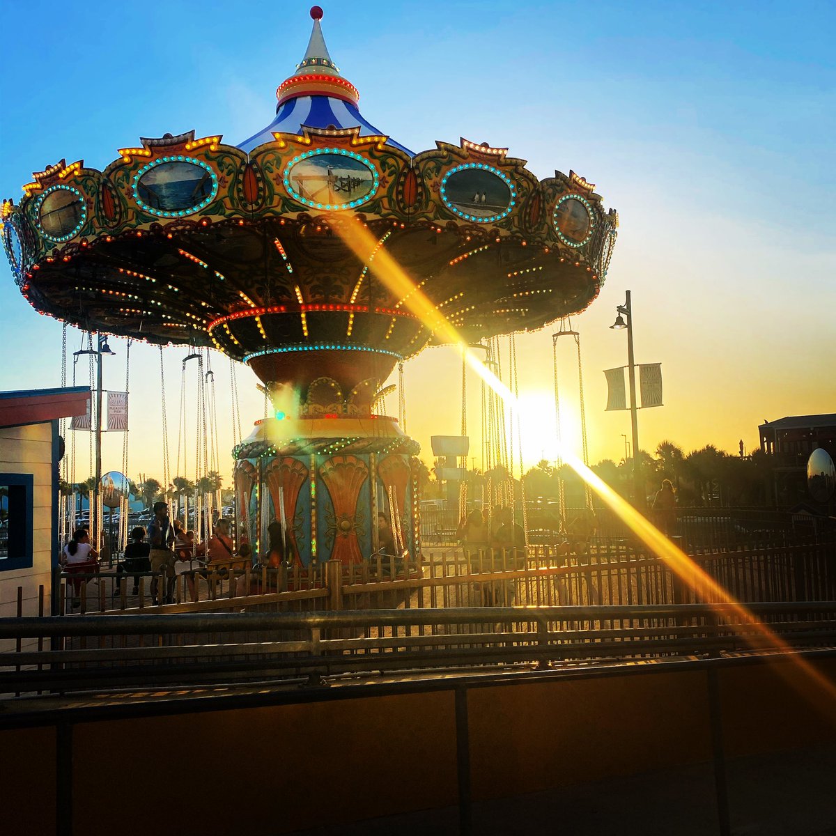 innerwriter_'s tweet photo. The lights of life are pretty, but don’t get caught spinning in circles 
Don’t be indoctrinated by society and embrace your purpose #life #writersoftwitter #AuthorsOfTwitter #Trending #twitter #poetrycommunity https://t.co/WppllJAwbf