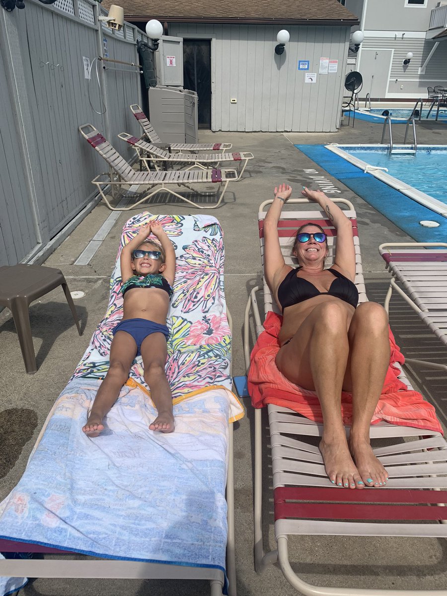 lorrie142's tweet photo. Sunning and twining #locweeklyphoto @LoneOakCG https://t.co/7VaiPumv1i