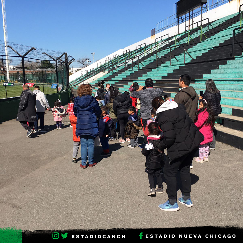 EstadioCANCH's tweet photo. 🏫 Esta tarde nos visitó el jardín "Hermanos de mi Tierra" y recorrieron las instalaciones del estadio.

#NuestraCasa 🏟️
#ChicagoCrece 💚🖤 https://t.co/eK78nqOaq1