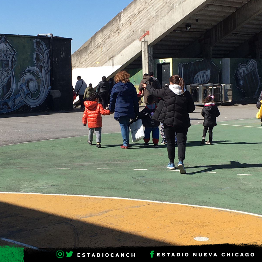 EstadioCANCH's tweet photo. 🏫 Esta tarde nos visitó el jardín "Hermanos de mi Tierra" y recorrieron las instalaciones del estadio.

#NuestraCasa 🏟️
#ChicagoCrece 💚🖤 https://t.co/eK78nqOaq1