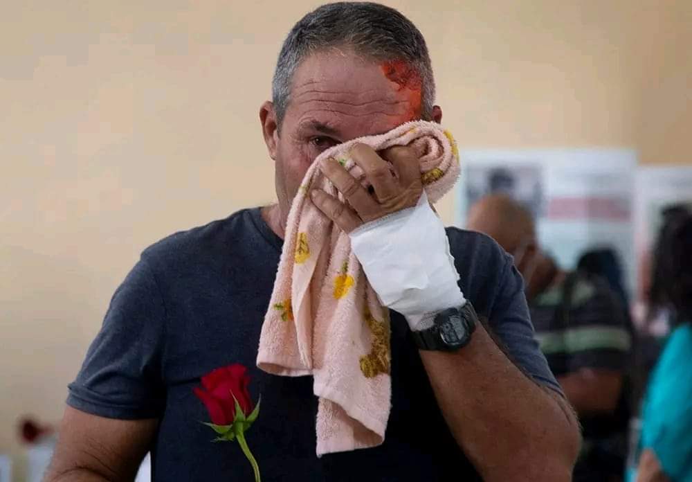 LidiaHid's tweet photo. #CubaHonra #CubaHonraASusHeroes #FuerzaMatanzas #FuerzaCuba
Solo podemos hacer silencio ante tanto dolor https://t.co/jfcFAbG1xM