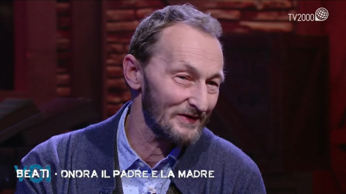 TV2000it's tweet photo. ‘Onora il padre e la madre’
"#BeatiVoi - 10 comandamenti", con @beatricefazi oggi #21agosto ore 12.50 su #Tv2000
Tra gli ospiti:
🔹 #BrunoTognolini, scrittore di libri per bambini
🔹 Pierfrancesco, figlio di #PaoloVillaggio
🔹 lo scrittore #TimGuenard https://t.co/eCWxYFJ9JB