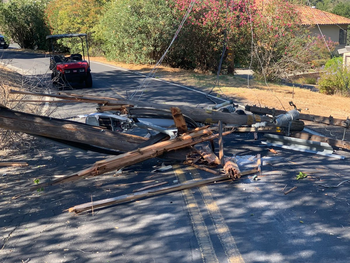 ⚠️⚠️ IMPORTANT: Due to a power outage on Golf Club Road, the Clubhouse will be closed today (Friday, August 19th). 

The Golf Shop, practice facility, and pool will remain open while The Bunker and Members’ Grille will also be closed. We hope to have power restored tonight.