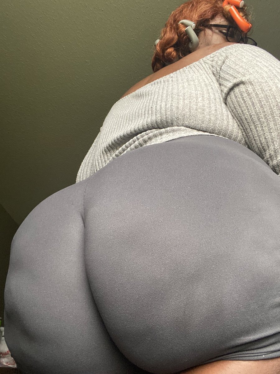 MuvaSmother's tweet photo. TGIF with a Fatty https://t.co/1xpv51oQGr