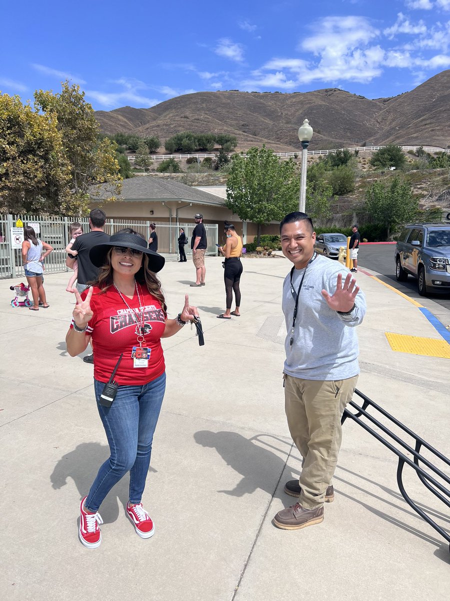 No matter if you’re a <a href="/CHESChargers/">Chapman Heights Elementary School</a> or a <a href="/WeRScholars/">Calimesa Wildcats</a> #wearebettertogether when these two heard another site was in need they showed up! So grateful to have them as colleagues 😍🥳❤️🙌🏻#thebigpicture #thankyou #sharing <a href="/calibinks1/">CaliBinks_YCJUSD</a> @DrJaimeA <a href="/YCJUSTWEETS/">Yucaipa-Calimesa Joint Unified School District</a>