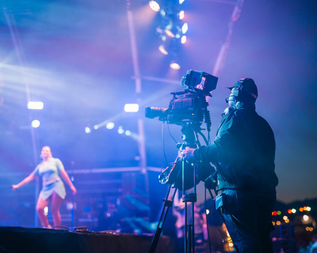 Solent_Prods's tweet image. That’s a wrap for the first day of performances at #CampBestivalShropshire 🎤✅
@maemuller_ @BeckyHill
