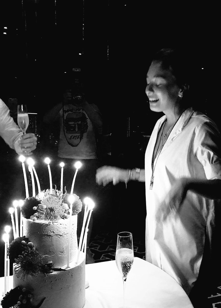 atagulum's tweet photo. mutlu yillar canimin içi..🤍 @neslihanatagul https://t.co/20oU6rQlDm