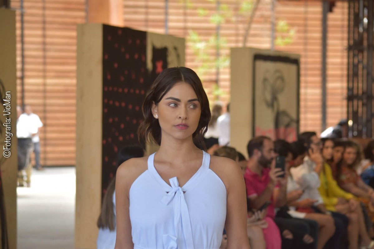 OaxacaSol's tweet photo. Compartimos las imágenes del Primer Día de Actividades del #FashionWeekOaxaca @fashionweek_mx 
Fotografía: #VicMan
/@claudia3martin/ 
https://t.co/LXrfhwySz0 https://t.co/xGp2CGdWjD