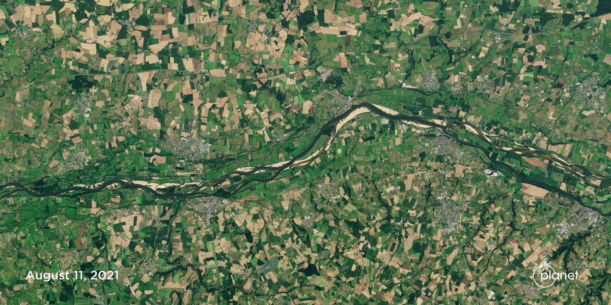 rsimmon's tweet photo. Here’s a detailed look at the impact of  #drought on France’s Loire River, with @planet images collected exactly a year apart on August 11 2021 &amp; 2022. https://t.co/ziyYh9Oosn