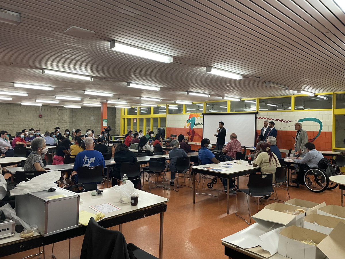ONS_Chinatown's tweet photo. ICYMI: Earlier this week, @MayorWu hosted a information session at Josiah Quincy Elementary School about the #OrangeLineShutdown
Thank you Boston City Councilors @EdforBoston @ErinforBoston @mfflaherty and State Rep @RepMichlewitz for joining and listening to the community. https://t.co/qiENDBhiTG