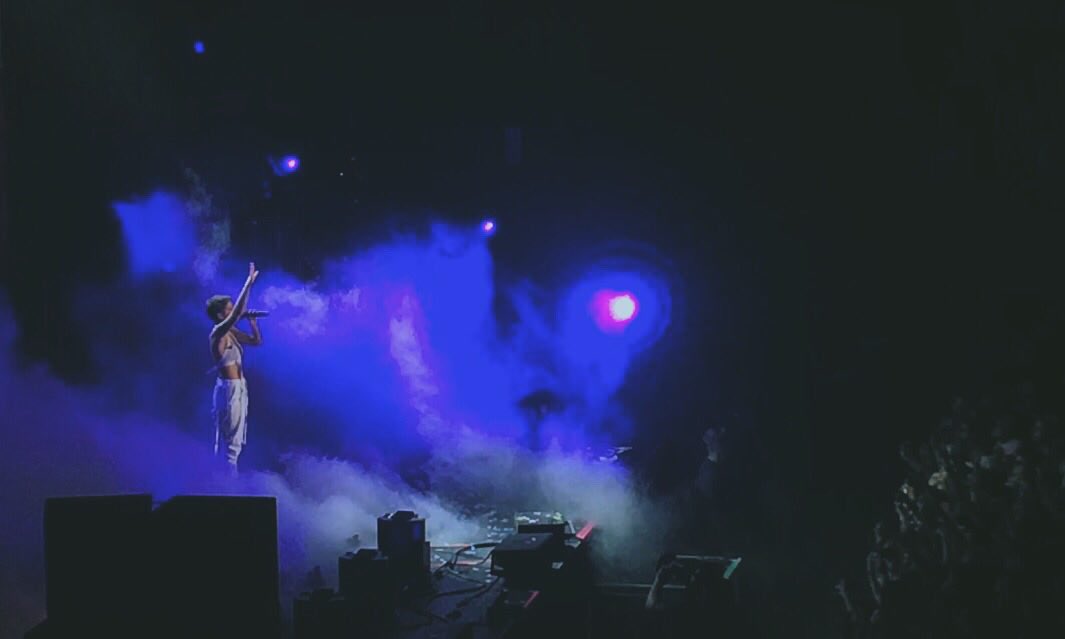 techclr_torment's tweet image. Last time I saw Halsey was back in 2016 Next time is in a week. It doesn’t feel real 🙃