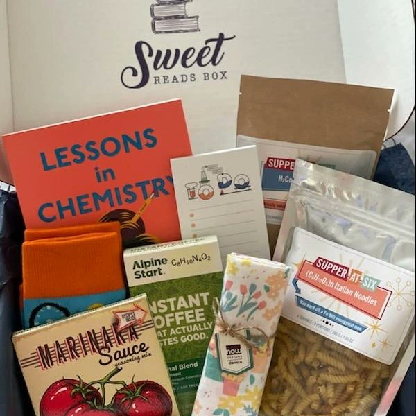 LeighMcNabb's tweet photo. Trying to take a little more me time to decompress. I used to be an avid reader. Thanks to @sweetreadsbox for sending me one of their new subscription boxes. Isn't this cool? #mommies #metime #ad #read #lessonsinchemistry @bonnie_garmus_author https://t.co/41akLkfQPm