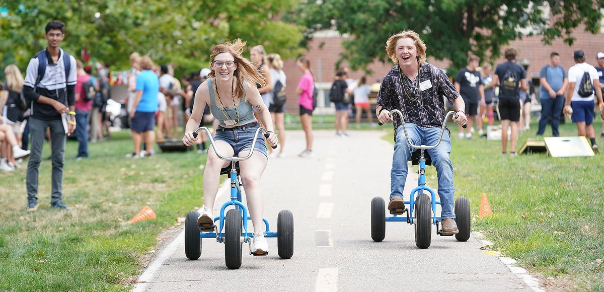 PurdueAg's tweet photo. Our @allaboardpurdue students gathered on the front lawn of AGAD this afternoon for a #BGR2022 carnival. Fellow #PurdueAg students, faculty and staff kicked off the new school year with games, treats and prizes. 

Full photo gallery: https://t.co/Dgv5Ohx5gf https://t.co/wqe5zZZZps