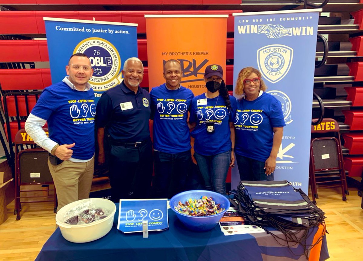 <a href="/houstonpolice/">Houston Police</a> joins <a href="/MBKHouston/">My Brother's Keeper (MBK) Houston</a> <a href="/HoustonHealth/">Houston Health Dept</a> at Yates HS for back to school fair. Teaming up to reach out and build stronger relations w/ youth, while making sure they’re set for the new school year! #CommunityPolicing #HPDSouthCentral #MBKHouston @PattiCan2 <a href="/MBK_Alliance/">My Brother's Keeper Alliance</a>