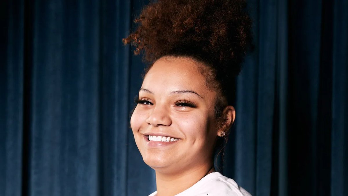 Teen Vogue does it again. The leader in justice journalism. Instead of amplifying police talking points, they profile 11 young Chicago leaders &amp; give them the mic. On how to achieve safety. "Punitive systems only create more cycles of trauma &amp; violence.” A thread of their wisdom: