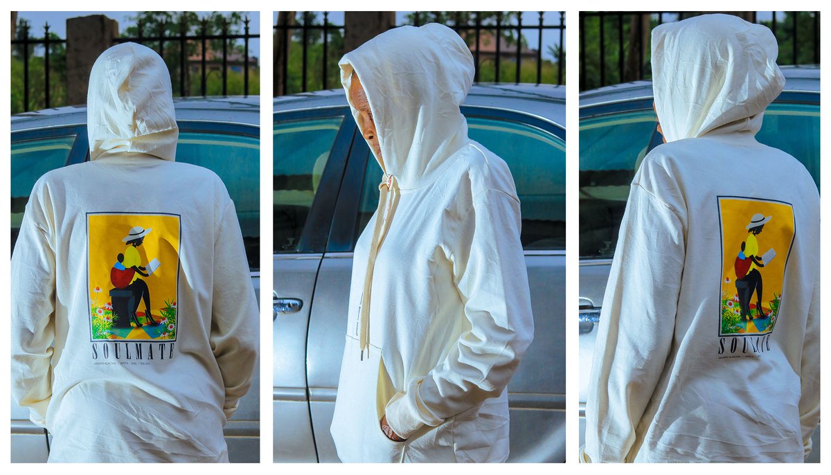 Graphartory's tweet image. Custom hoodie design printed for Abiamo Alakowe artwork from the Geographic Collection.

The hoodie &amp;amp; the frame are pieces attached with the NFT upon purchase buy a collector.

This first print is a gift to my mother for her unwavering love &amp;amp; care❤
#NFTs
opensea.io/assets/ethereu…