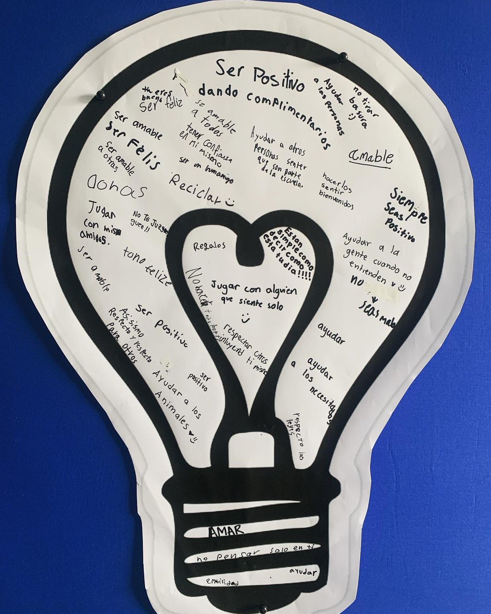 warnermactoros's tweet photo. Los alumnos de sexto grado escribieron hoy como van a ser luces este año a sí mismos, a los amigos, y a la comunidad. 💡❤️ #somosmac #weare54 https://t.co/1qssWxE5XC
