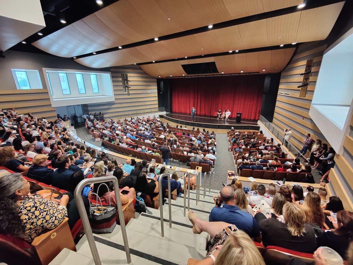 sdschools's tweet photo. School leaders, managers and support teams from across the district convened to prepare for the new year at the annual Operations Conference today, kicked off by Supt. Lamont Jackson &amp; Deputy Supt. Fabiola Bagula.

San Diego Unified is ready for the 2022-23 school year! #BetterSD https://t.co/IrHCz1gtZA