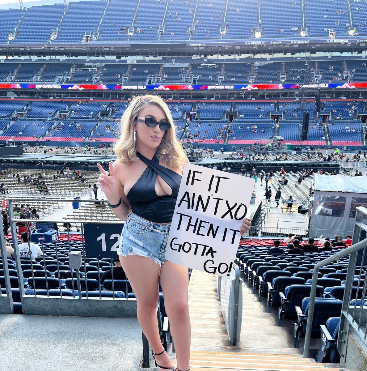 leslieserenity_'s tweet photo. Best concert of my life β€οΈβπ₯
#TheWeekndVIP #VIPNation #AfterHoursTilDawnTour #DenverColorado #EmpowerField https://t.co/DvhedhAXGC