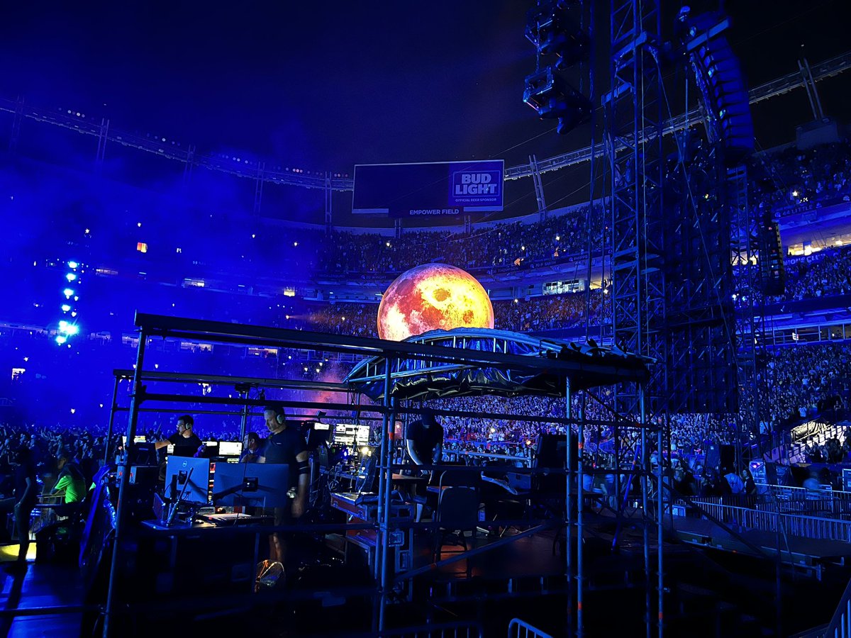 leslieserenity_'s tweet photo. Best concert of my life β€οΈβπ₯
#TheWeekndVIP #VIPNation #AfterHoursTilDawnTour #DenverColorado #EmpowerField https://t.co/DvhedhAXGC
