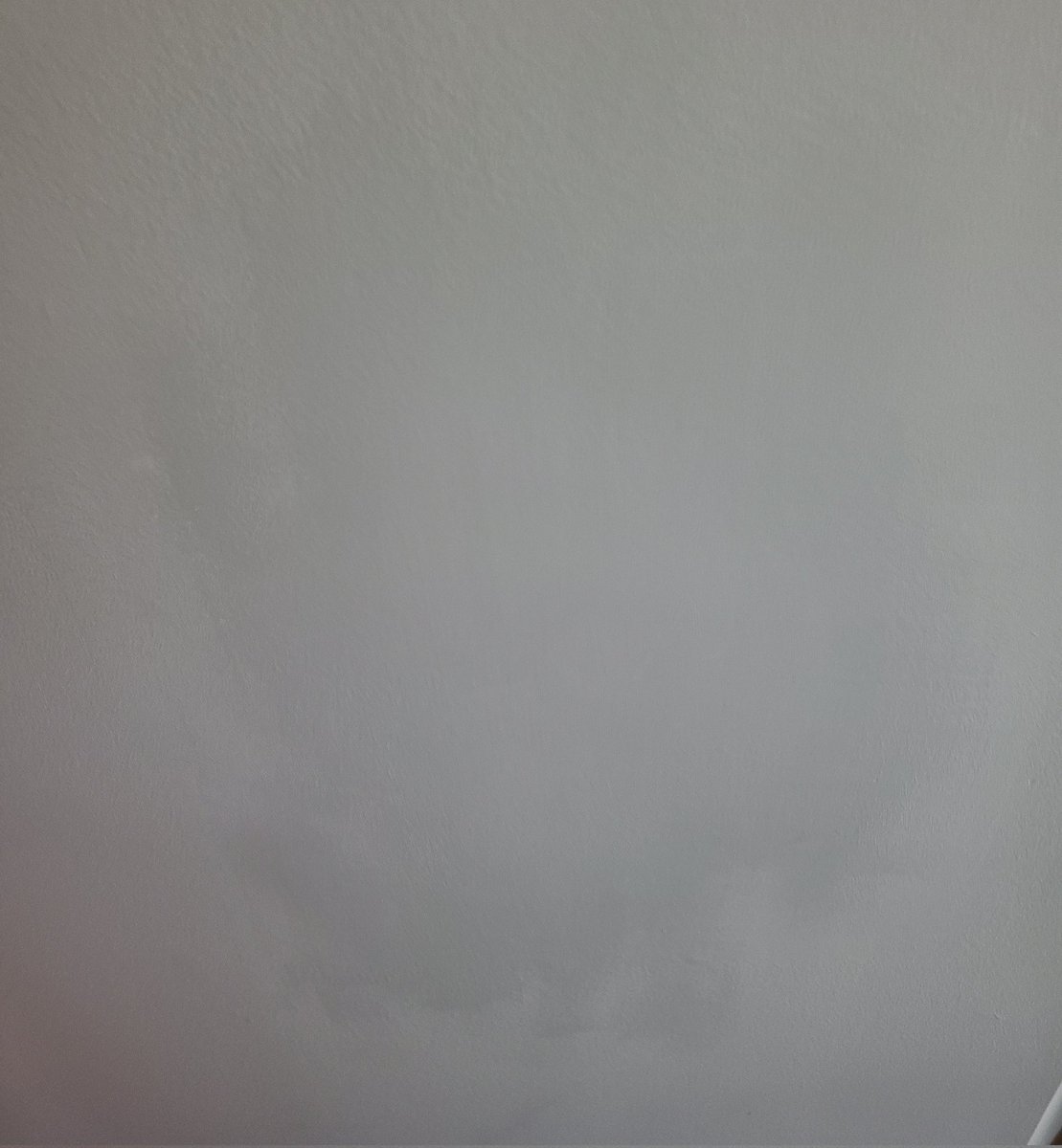 Carmel_diva2011's tweet photo. #lowes is this what customers have to accept? 2 day installs and a damaged home...they said they completed the job https://t.co/dP0HjuURb9