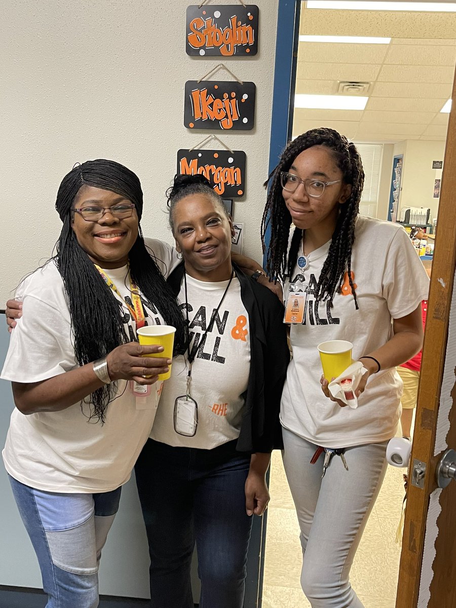 We’re getting a jumpstart on Lemonade 🍋 Day‼️ Thank you to the dedicated staff of #TeamExcellence for making Week 1️⃣ memorable! #RHEcan #RHEwill